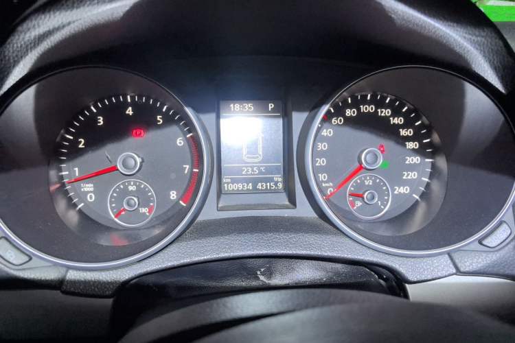 Used Volkswagen Golf 2012 1.4TSI Automatic Luxury Edition Instrument Cluster