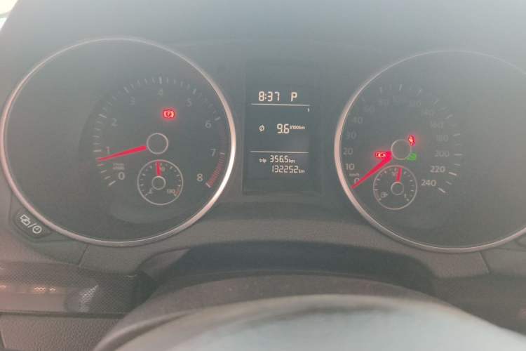 Used Volkswagen Golf 2012 1.4 TSI Automatic Comfort Edition Instrument Cluster