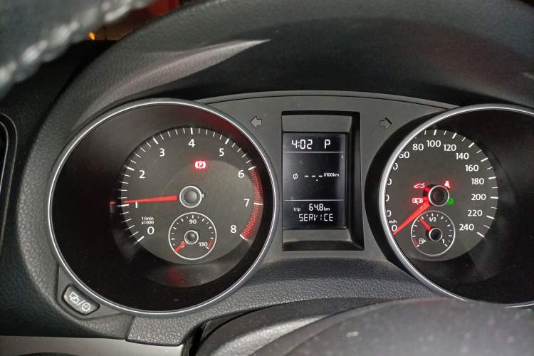 Used Volkswagen Golf 2012 1.6L Automatic Fashion Model Instrument Cluster