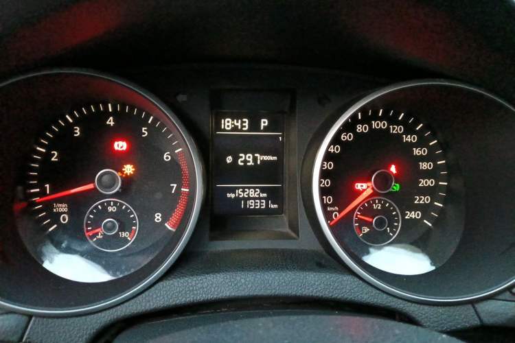Used Volkswagen Golf 2012 1.4 TSI Automatic Comfort Edition Instrument Cluster