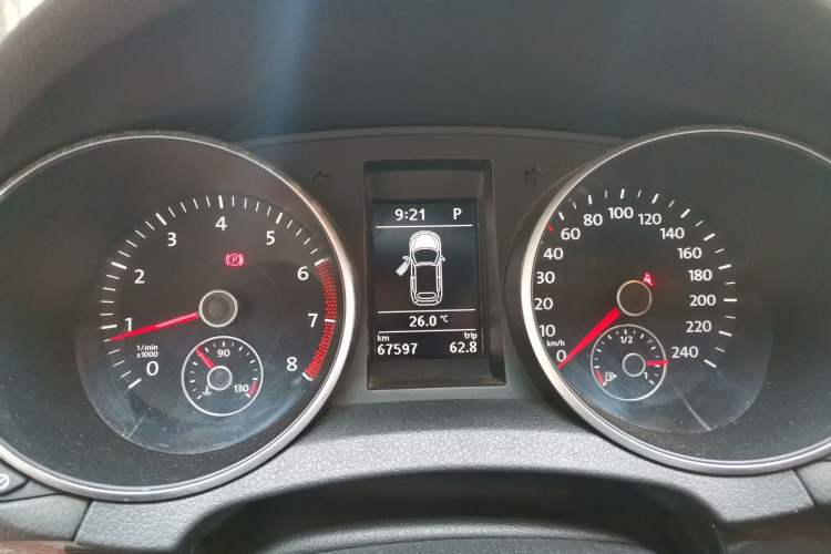 Used Volkswagen Golf 2012 1.4TSI Luxury Convertible Edition Instrument Cluster