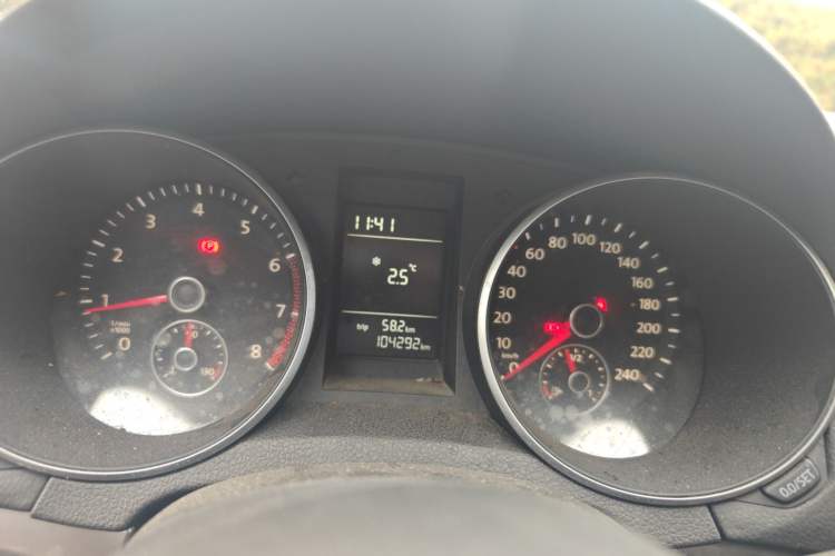Used Volkswagen Golf 2012 1.6 Manual Fashion Edition Instrument Cluster