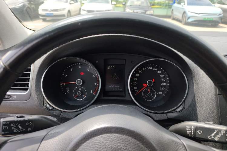 Used Volkswagen Golf 2012 1.6 Manual Comfort Edition Instrument Cluster