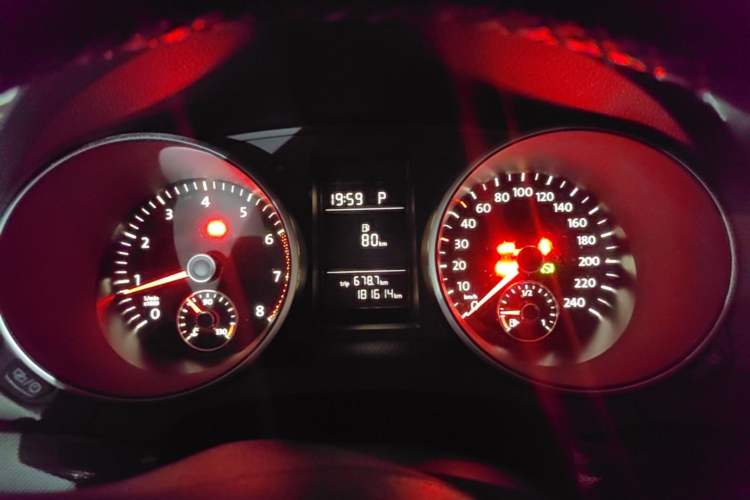 Used Volkswagen Golf 2012 1.4 TSI Automatic Comfort Edition Instrument Cluster