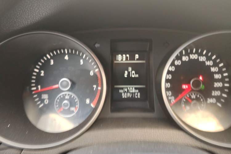 Used Volkswagen Golf 2012 1.4 TSI Automatic Comfort Edition Instrument Cluster