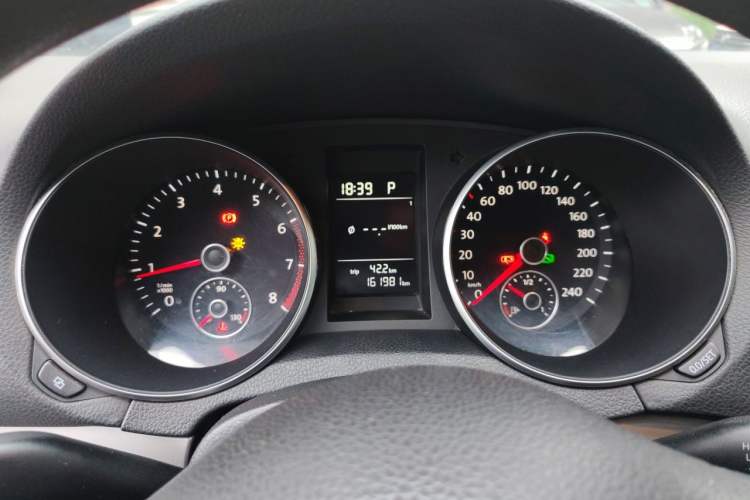 Used Volkswagen Golf 2012 1.6L Automatic Fashion Model Instrument Cluster