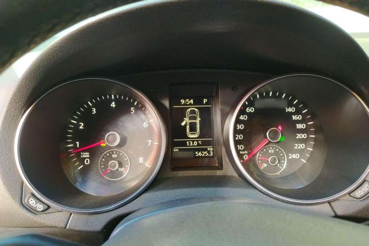 Used Volkswagen Golf 2012 1.4TSI Luxury Convertible Edition Instrument Cluster