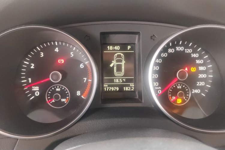 Used Volkswagen Golf 2012 1.4TSI Luxury Convertible Edition Instrument Cluster