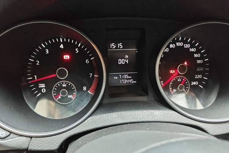 Used Volkswagen Golf 2012 1.6 Manual Comfort Edition Instrument Cluster