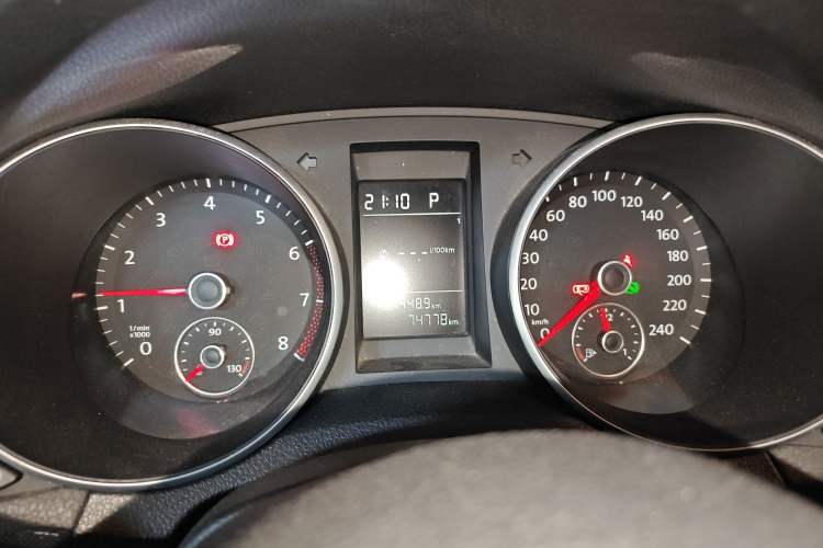 Used Volkswagen Golf 2012 1.4 TSI Automatic Comfort Edition Instrument Cluster