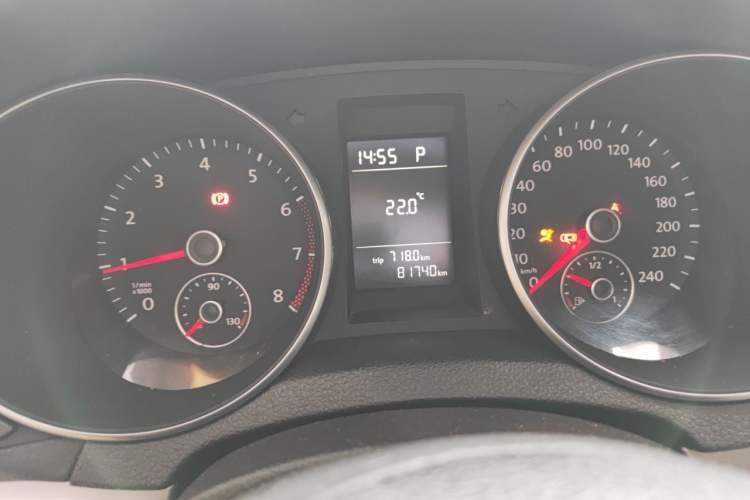 Used Volkswagen Golf 2012 1.6L Automatic Fashion Model Instrument Cluster