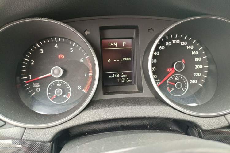Used Volkswagen Golf 2012 1.4 TSI Automatic Comfort Edition Instrument Cluster