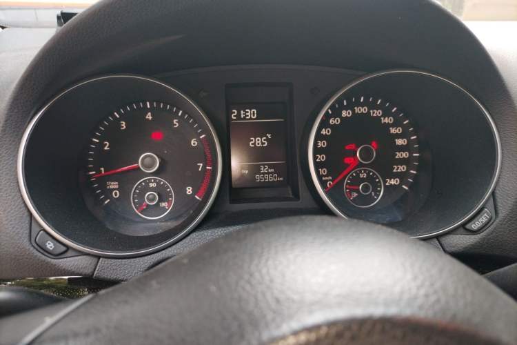 Used Volkswagen Golf 2012 1.6 Manual Comfort Edition Instrument Cluster