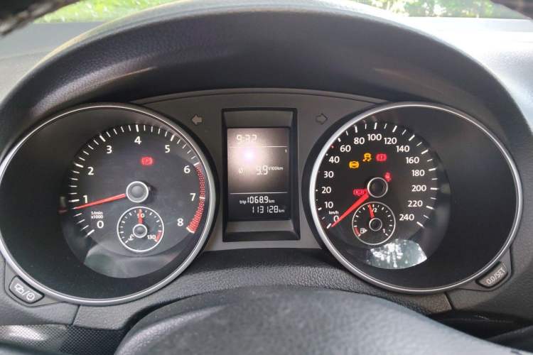 Used Volkswagen Golf 2012 1.6 Manual Comfort Edition Instrument Cluster