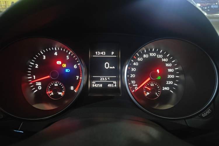 Used Volkswagen Golf 2012 1.4TSI Luxury Convertible Edition Instrument Cluster