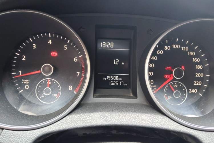 Used Volkswagen Golf 2012 1.6 Manual Comfort Edition Instrument Cluster