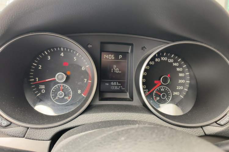 Used Volkswagen Golf 2012 1.6L Automatic Fashion Model Instrument Cluster