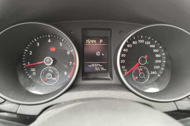 Used Volkswagen Golf 2012 1.6L Automatic Comfort Model Instrument Cluster