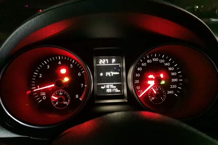 Used Volkswagen Golf 2012 1.6L Automatic Comfort Model Instrument Cluster