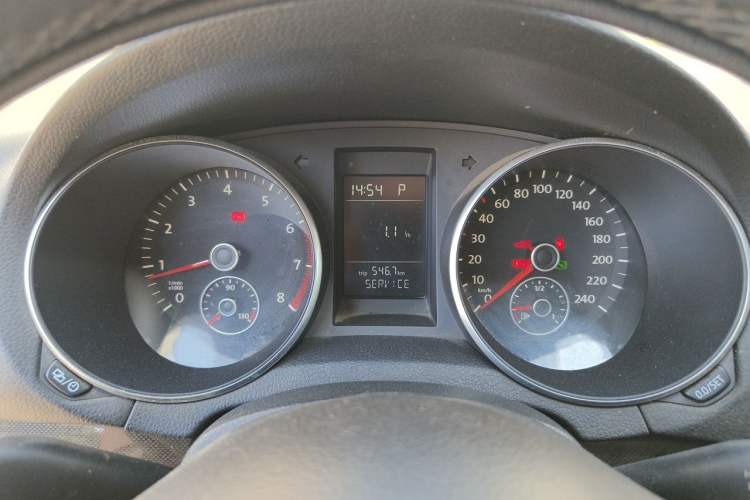 Used Volkswagen Golf 2012 1.4 TSI Automatic Comfort Edition Instrument Cluster