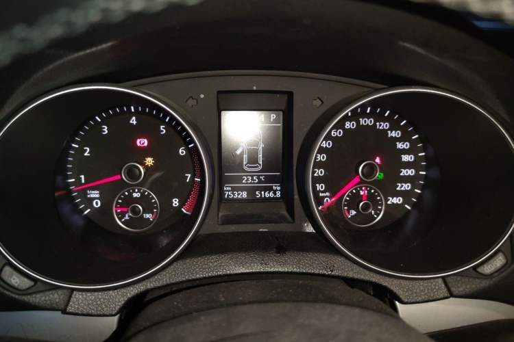 Used Volkswagen Golf 2012 1.4TSI Automatic Luxury Edition Instrument Cluster