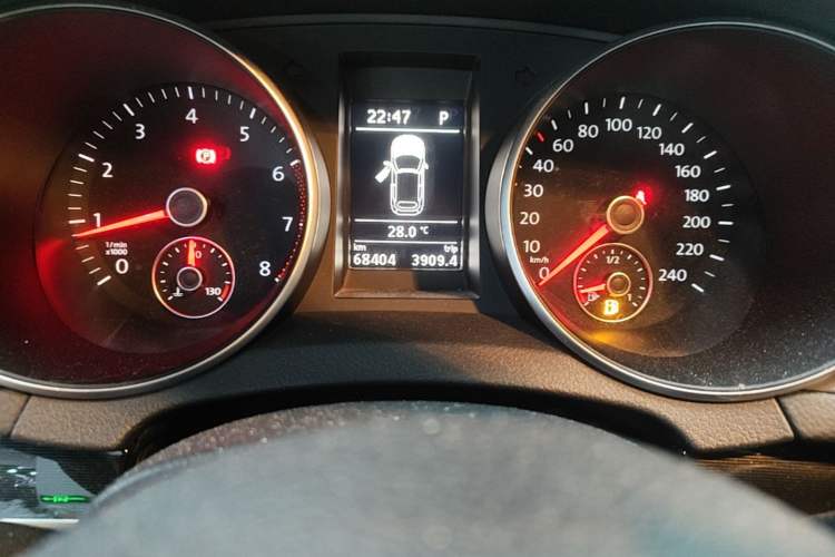 Used Volkswagen Golf 2012 1.4TSI Comfort Convertible Edition Instrument Cluster
