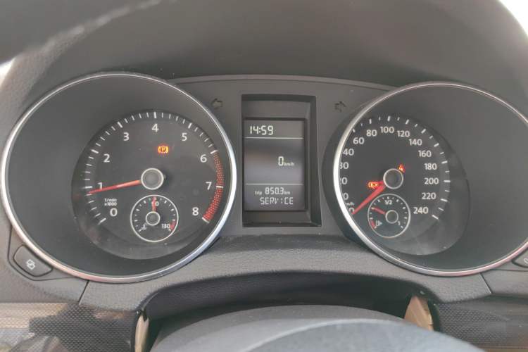 Used Volkswagen Golf 2012 1.6 Manual Comfort Edition Instrument Cluster