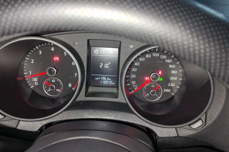 Used Volkswagen Golf 2012 1.4 TSI Automatic Comfort Edition Instrument Cluster