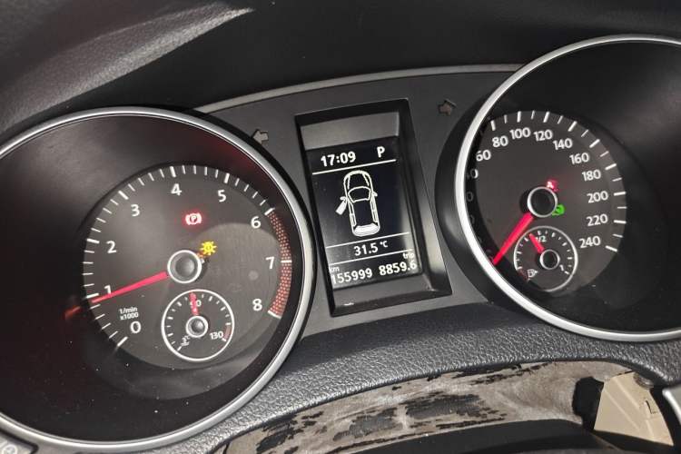Used Volkswagen Golf 2012 1.4TSI Automatic Luxury Edition Instrument Cluster