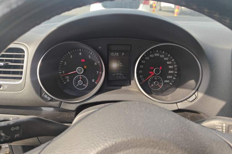 Used Volkswagen Golf 2012 1.4 TSI Automatic Comfort Edition Instrument Cluster