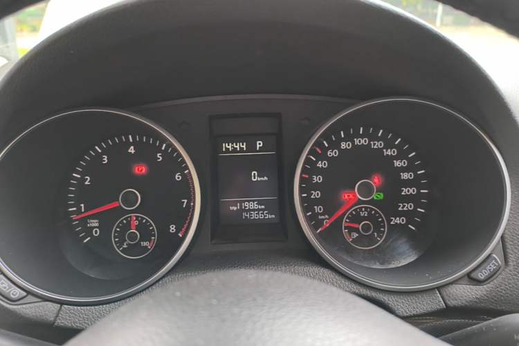 Used Volkswagen Golf 2012 1.4 TSI Automatic Comfort Edition Instrument Cluster