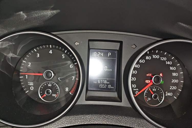 Used Volkswagen Golf 2012 1.4 TSI Automatic Comfort Edition Instrument Cluster