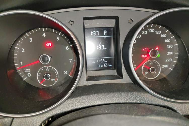 Used Volkswagen Golf 2012 1.4 TSI Automatic Comfort Edition Instrument Cluster