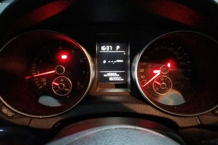 Used Volkswagen Golf 2012 1.6L Automatic Comfort Model Instrument Cluster