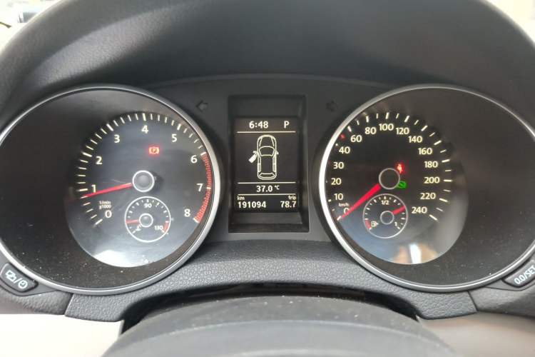 Used Volkswagen Golf 2012 1.4TSI Automatic Luxury Edition Instrument Cluster