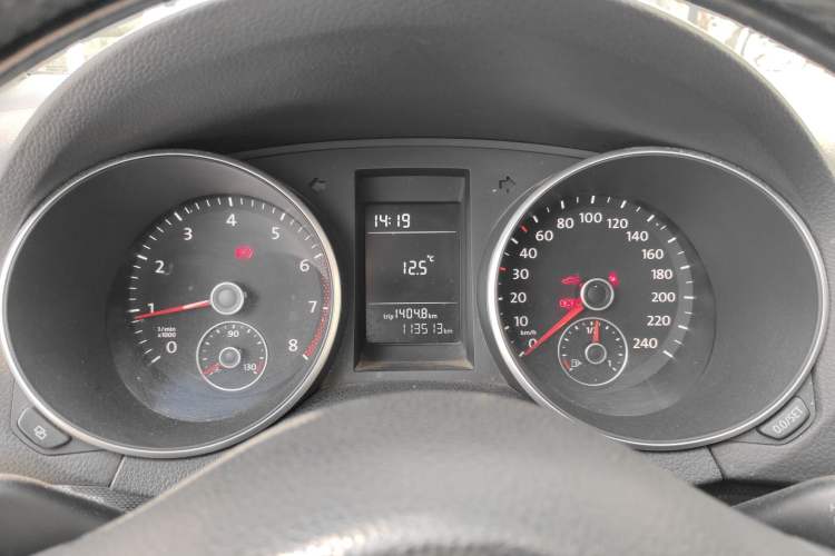 Used Volkswagen Golf 2012 1.6 Manual Comfort Edition Instrument Cluster