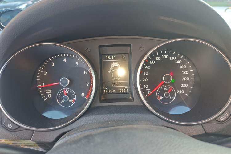 Used Volkswagen Golf 2012 1.4TSI Luxury Convertible Edition Instrument Cluster