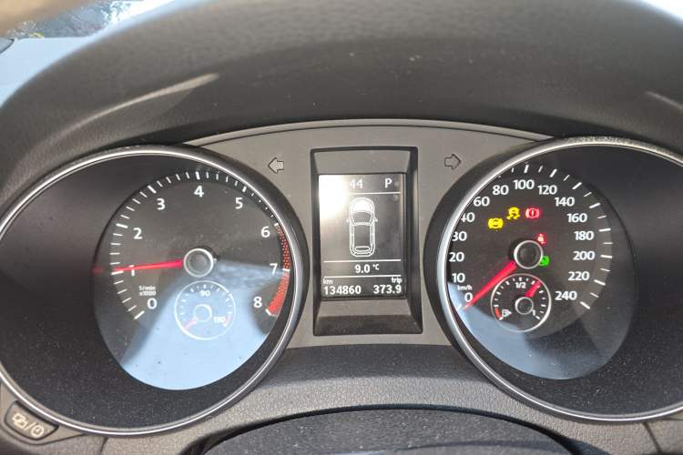 Used Volkswagen Golf 2012 1.4TSI Luxury Convertible Edition Instrument Cluster