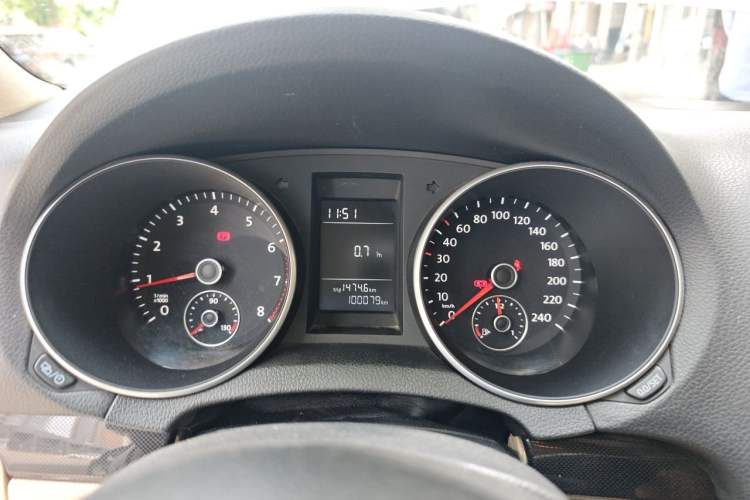 Used Volkswagen Golf 2012 1.6 Manual Comfort Edition Instrument Cluster