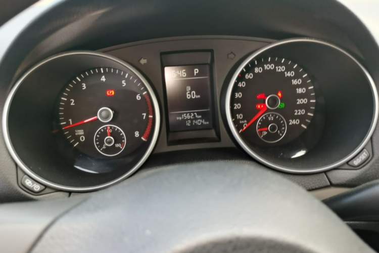 Used Volkswagen Golf 2012 1.6L Automatic Fashion Model Instrument Cluster