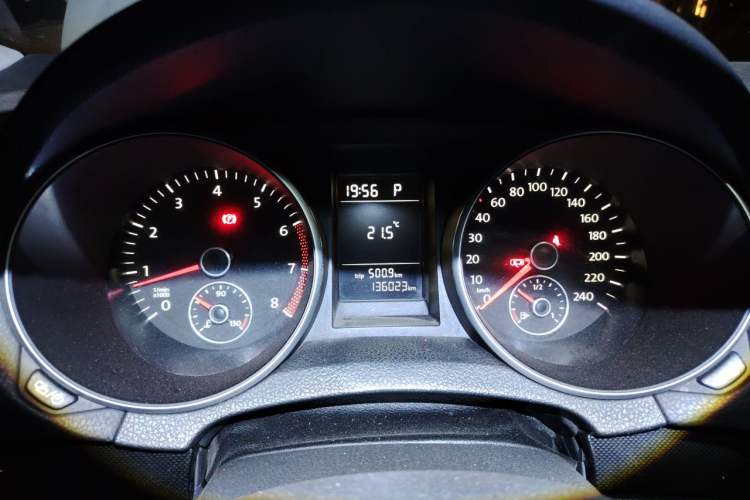 Used Volkswagen Golf 2012 1.4 TSI Automatic Comfort Edition Instrument Cluster