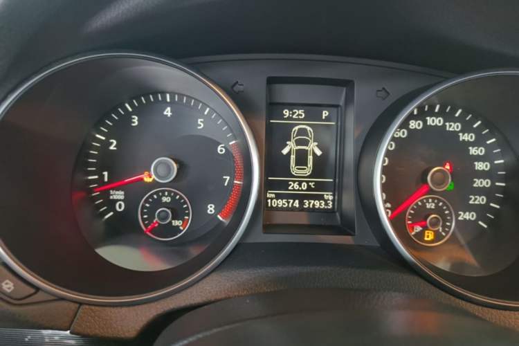 Used Volkswagen Golf 2012 1.4TSI Luxury Convertible Edition Instrument Cluster