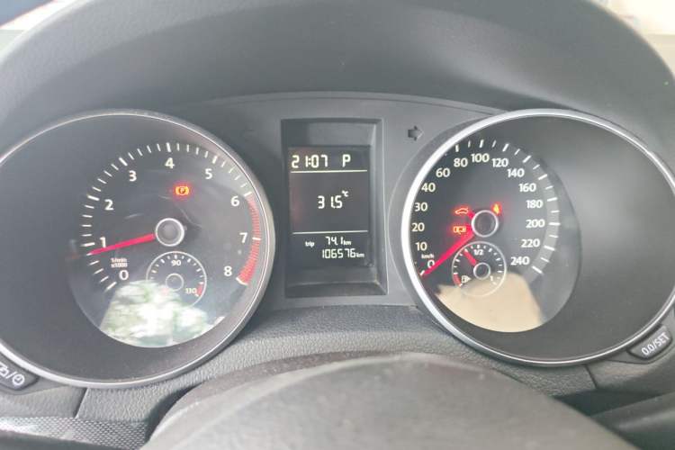 Used Volkswagen Golf 2012 1.6L Automatic Comfort Model Instrument Cluster