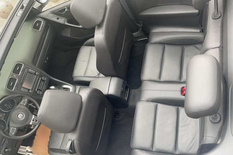 Used Volkswagen Golf 2012 1.4TSI Luxury Convertible Edition Interior 2