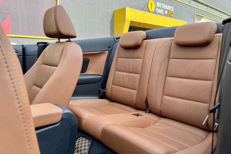 Used Volkswagen Golf 2012 1.4TSI Luxury Convertible Edition Interior 4