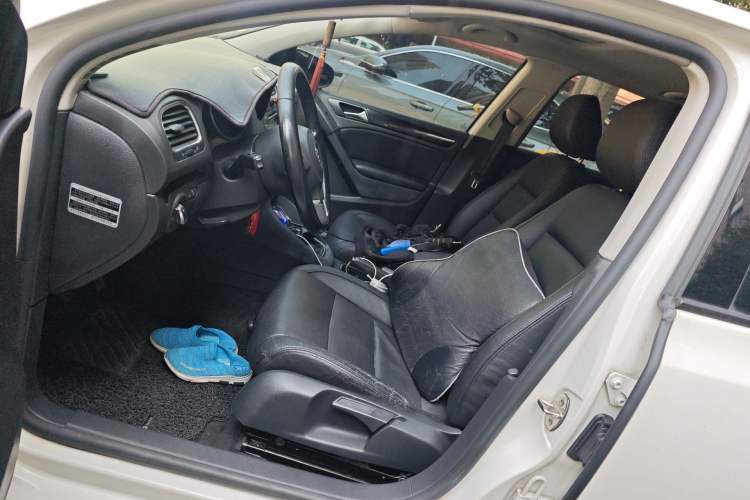 Used Volkswagen Golf 2012 1.6 Manual Comfort Edition Left Front Seat