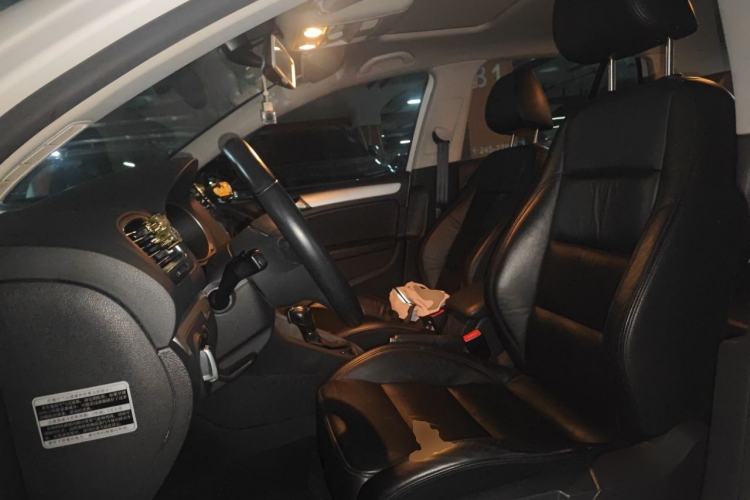 Used Volkswagen Golf 2012 1.4TSI Automatic Luxury Edition Left Front Seat