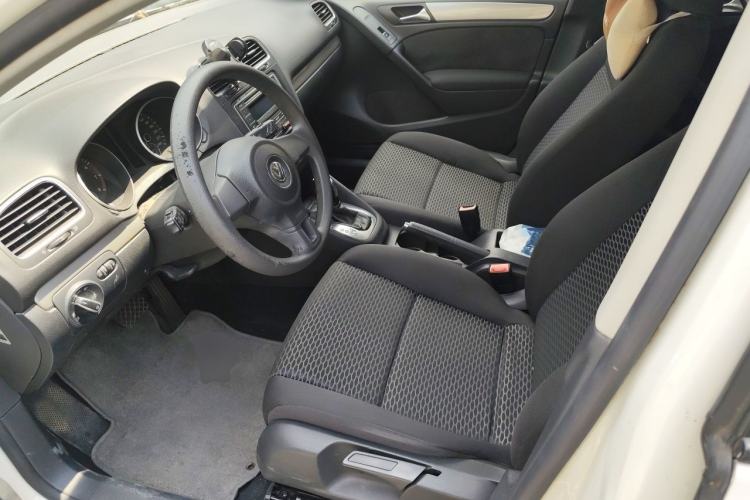 Used Volkswagen Golf 2012 1.6L Automatic Fashion Model Left Front Seat