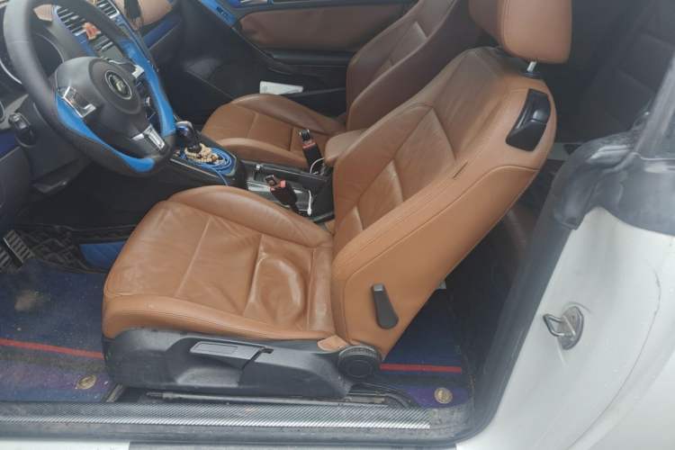Used Volkswagen Golf 2012 1.4TSI Comfort Convertible Edition Left Front Seat