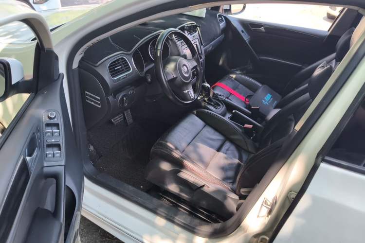Used Volkswagen Golf 2012 1.4 TSI Automatic Comfort Edition Left Front Seat